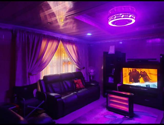 2 BEDROOM HOUSE FOR SALE IN LAKESIDE